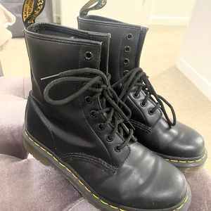 DR. MARTENS 1460 boots